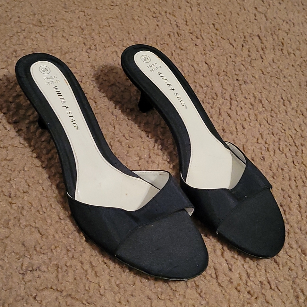 Black dress shoes